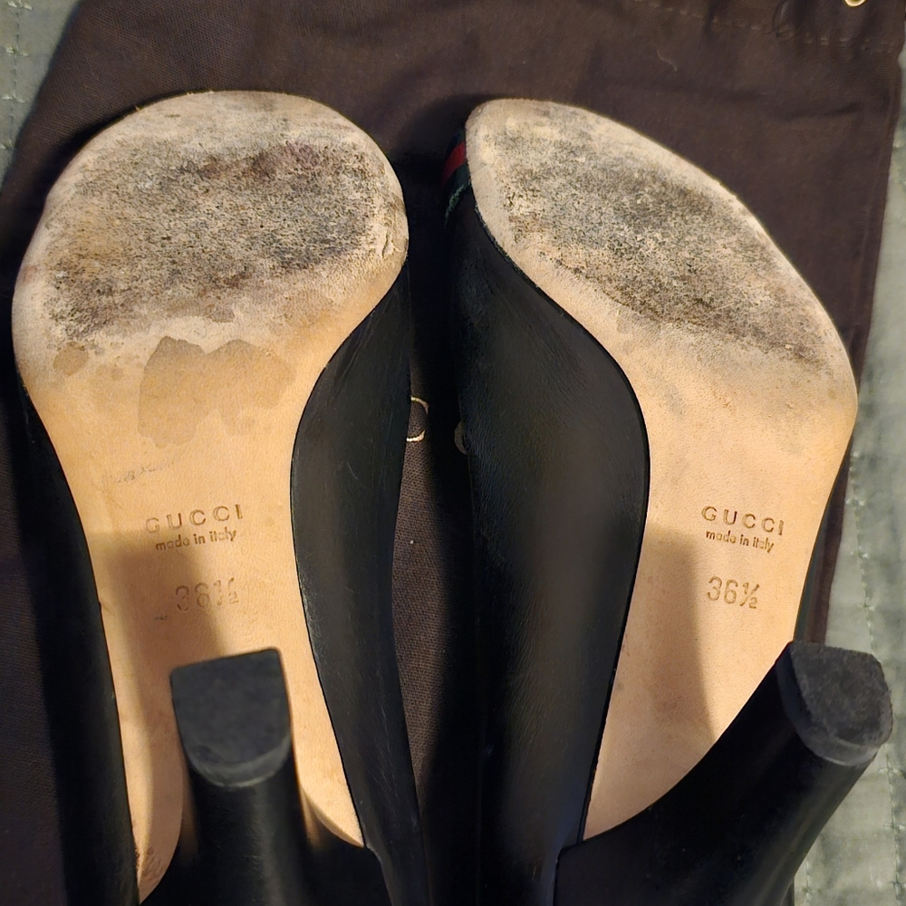 Gucci Black Leather Signature Web Interlocking GG Buckle Heels - Picture 4 of 6